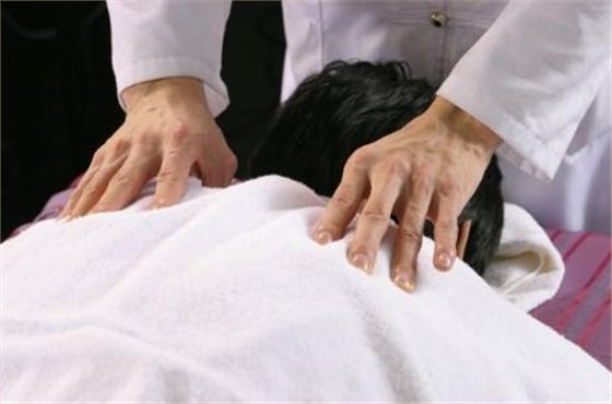 低頭族的福音，五個小動作教你遠離頸椎病